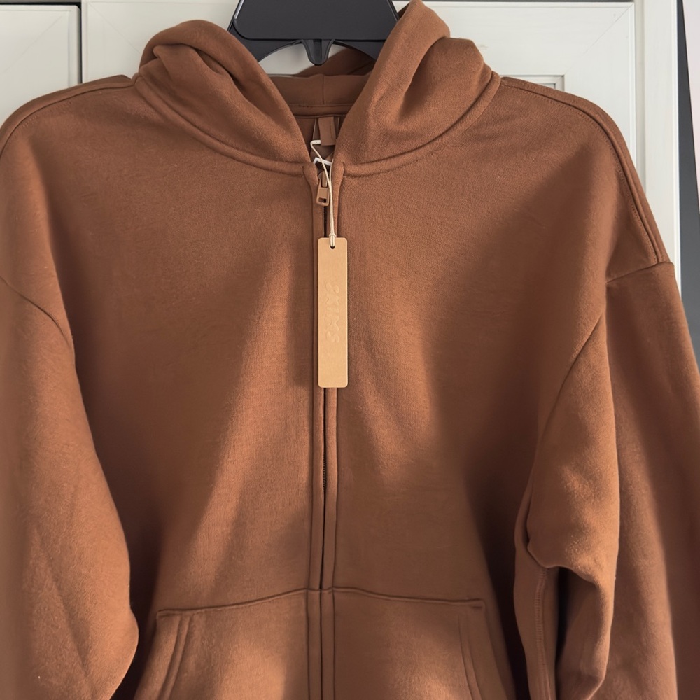 Skims Cotton Fleece Classic Zip Up Hoodie in Bison Size Small - Picture 2 of 10